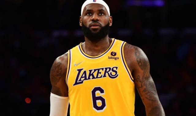 华体会登入-詹姆斯：防守需要全队努力 球队磨合不是冲麦片