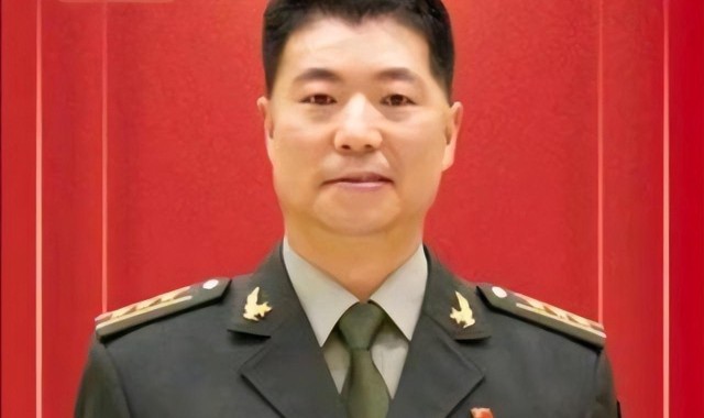 华体会官网-“英雄团长”祁发宝，再次出镜大会，如今晋升新的职务