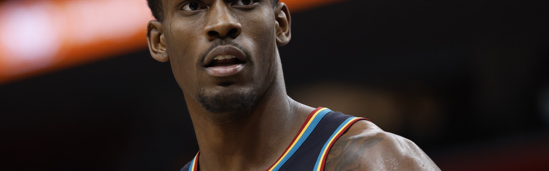 华体会登入-大合同没了？杜伦系列赛前3场场均9分8.3板 投篮命中率41.7%