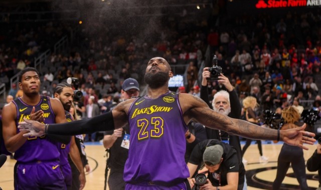 NBA今年十大自由球员:40岁的詹姆斯排名第一!